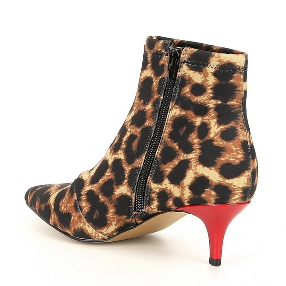 Betsey Johnson NIB Leopard Print Booties Sz 7.5 - Picture 4 of 8